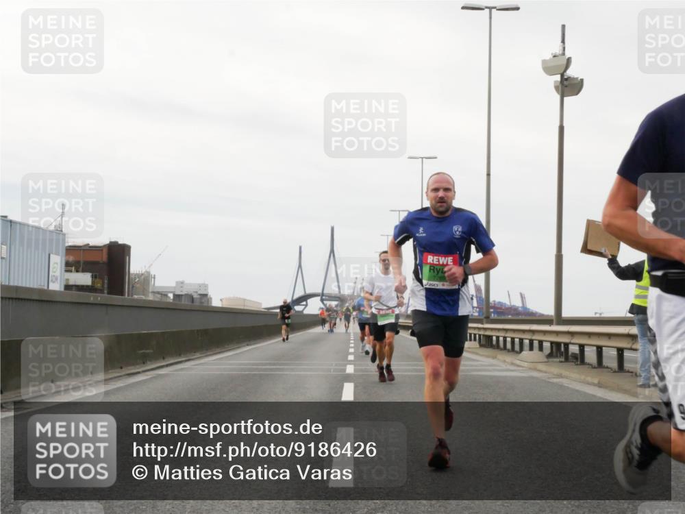 03.10.2025 - Köhlbrandbrückenlauf Matties Gatica Varas http://msf.ph/oto/9186426 03.10.2025 15:46:21 Position 3  meine-sportfotos.de