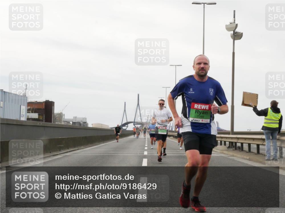 03.10.2025 - Köhlbrandbrückenlauf Matties Gatica Varas http://msf.ph/oto/9186429 03.10.2025 15:46:22 Position 3 7269 meine-sportfotos.de