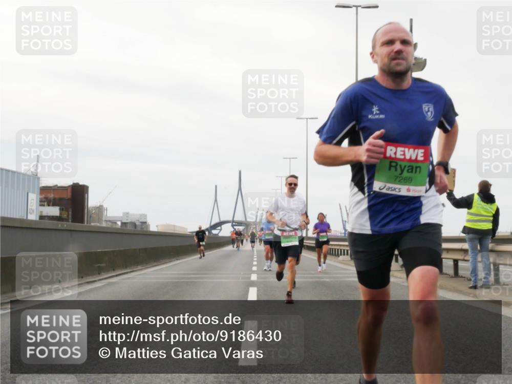 03.10.2025 - Köhlbrandbrückenlauf Matties Gatica Varas http://msf.ph/oto/9186430 03.10.2025 15:46:22 Position 3 7269 meine-sportfotos.de