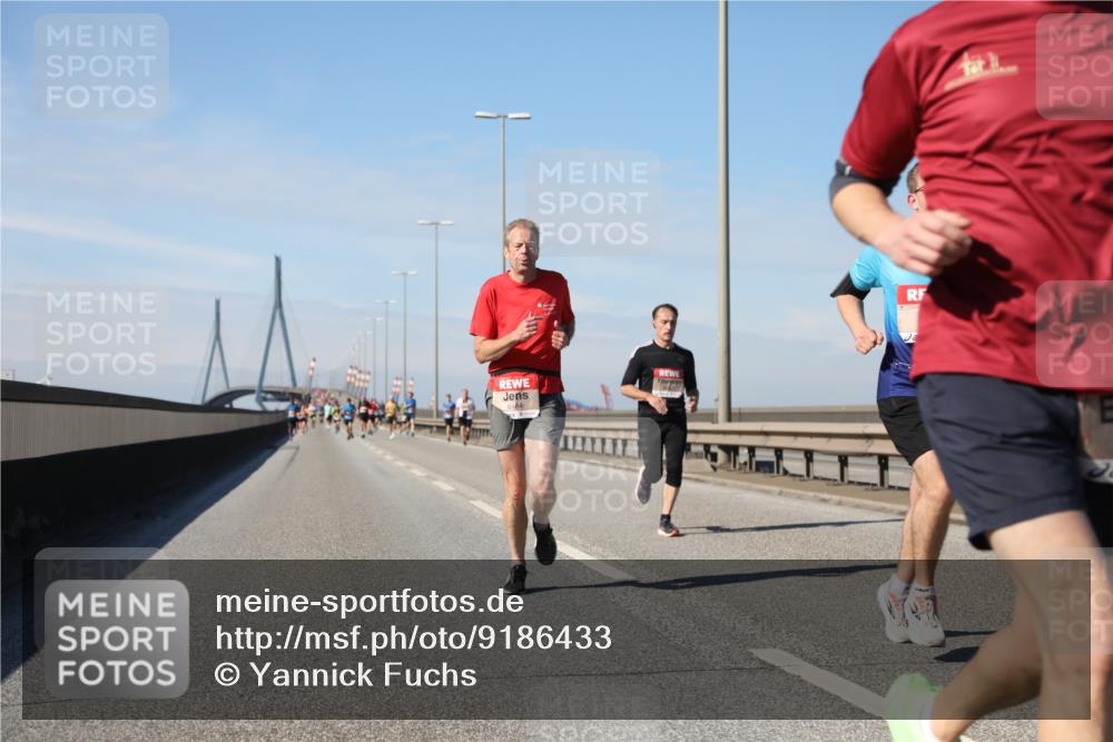 03.10.2025 - Köhlbrandbrückenlauf Yannick Fuchs http://msf.ph/oto/9186433 03.10.2025 11:44:42 Position 3 6464 meine-sportfotos.de