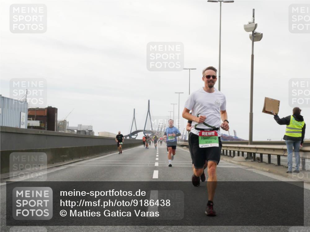 03.10.2025 - Köhlbrandbrückenlauf Matties Gatica Varas http://msf.ph/oto/9186438 03.10.2025 15:46:24 Position 3 9129 meine-sportfotos.de