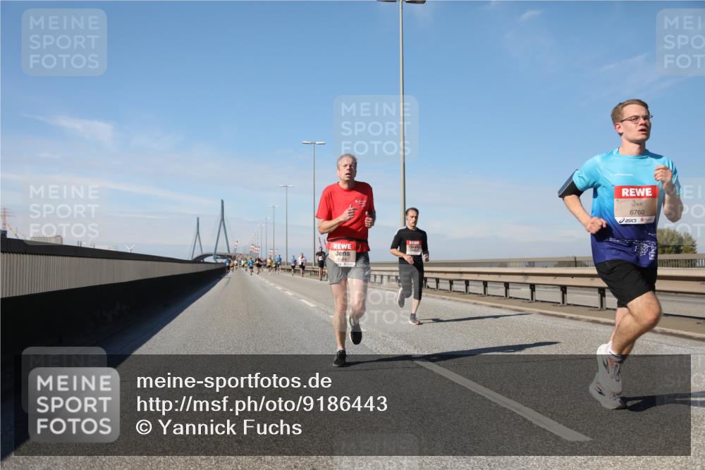 03.10.2025 - Köhlbrandbrückenlauf Yannick Fuchs http://msf.ph/oto/9186443 03.10.2025 11:44:43 Position 3 6760, 5464 meine-sportfotos.de