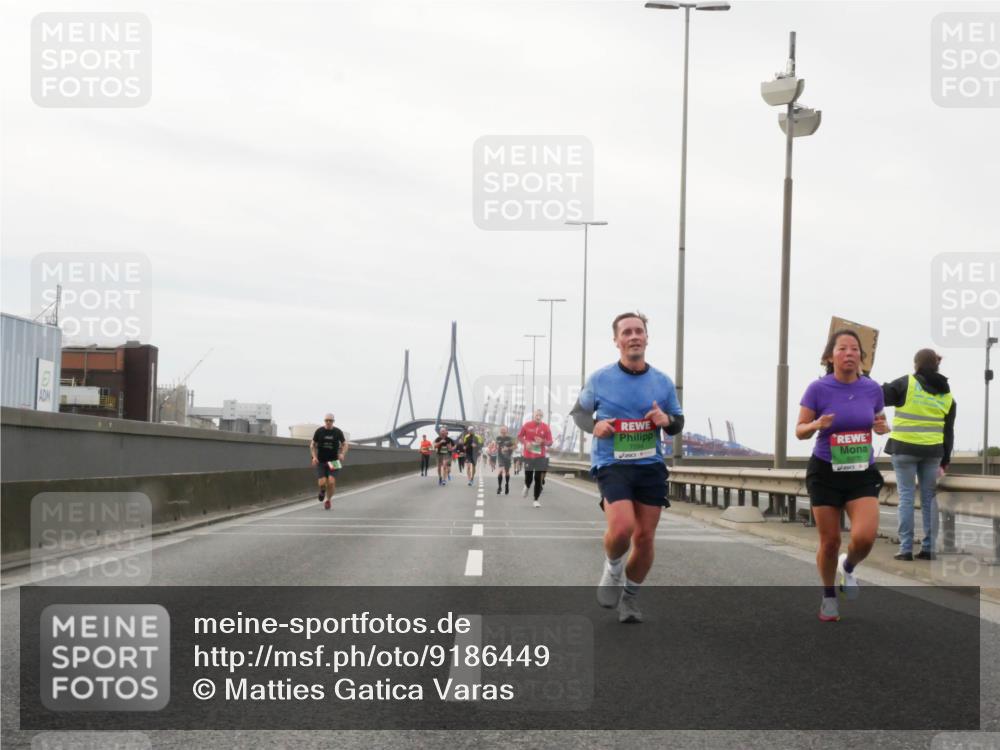 03.10.2025 - Köhlbrandbrückenlauf Matties Gatica Varas http://msf.ph/oto/9186449 03.10.2025 15:46:26 Position 3  meine-sportfotos.de