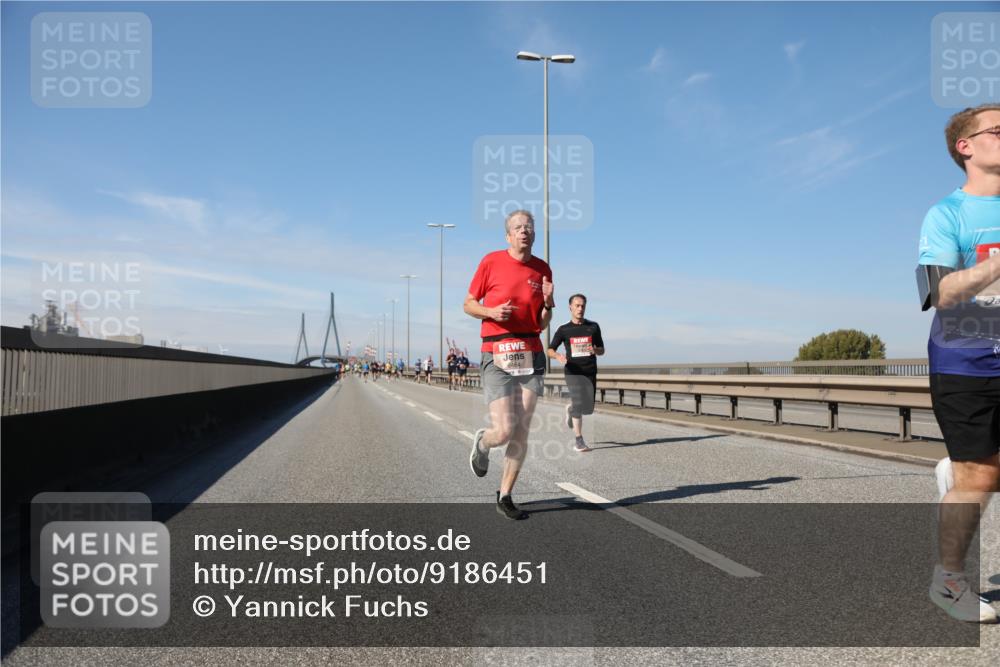 03.10.2025 - Köhlbrandbrückenlauf Yannick Fuchs http://msf.ph/oto/9186451 03.10.2025 11:44:43 Position 3 6464 meine-sportfotos.de
