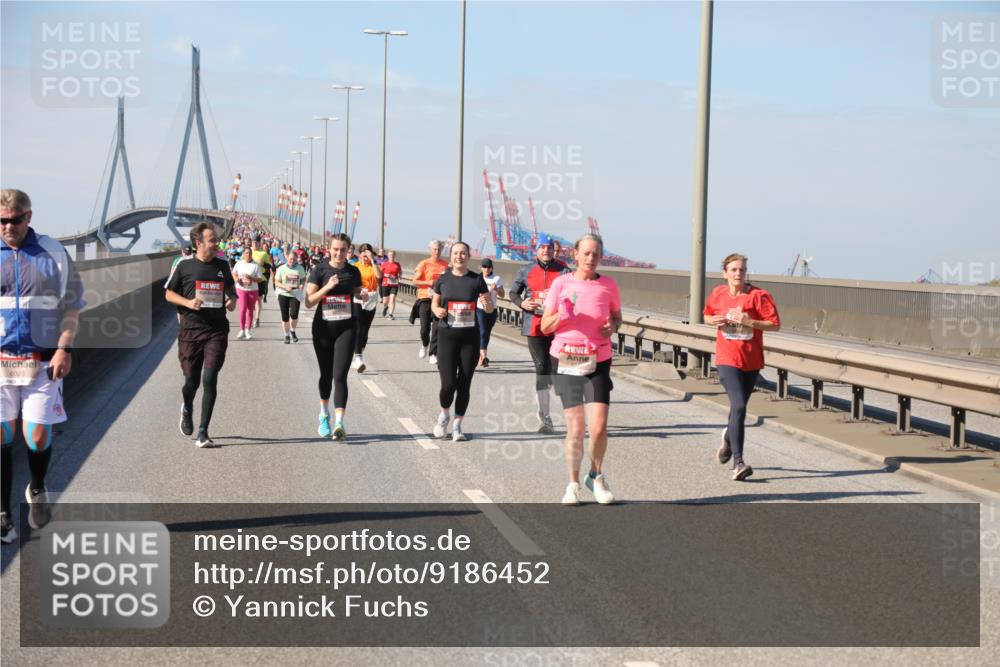 03.10.2025 - Köhlbrandbrückenlauf Yannick Fuchs http://msf.ph/oto/9186452 03.10.2025 12:05:40 Position 3 6023 meine-sportfotos.de