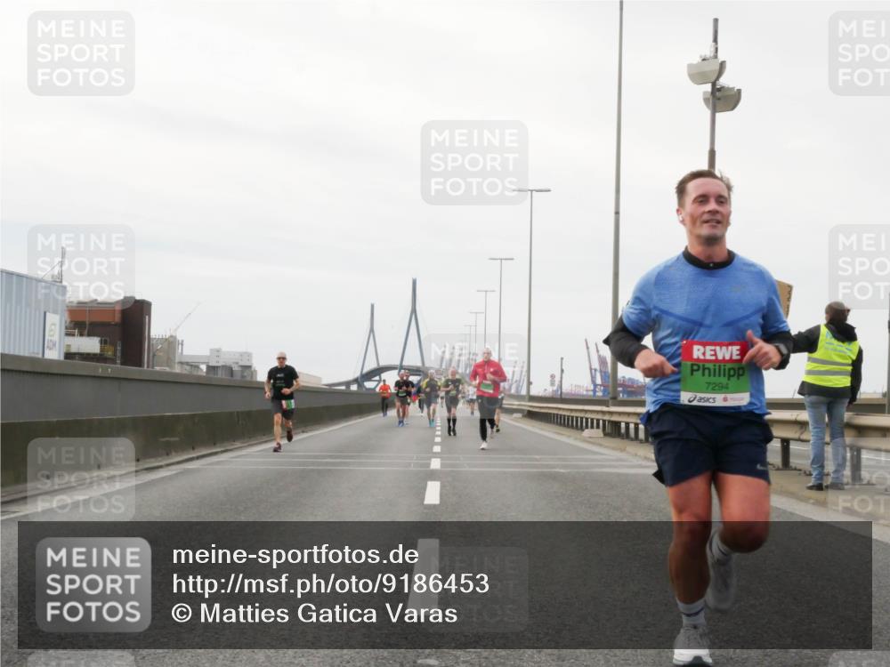 03.10.2025 - Köhlbrandbrückenlauf Matties Gatica Varas http://msf.ph/oto/9186453 03.10.2025 15:46:27 Position 3 7294 meine-sportfotos.de