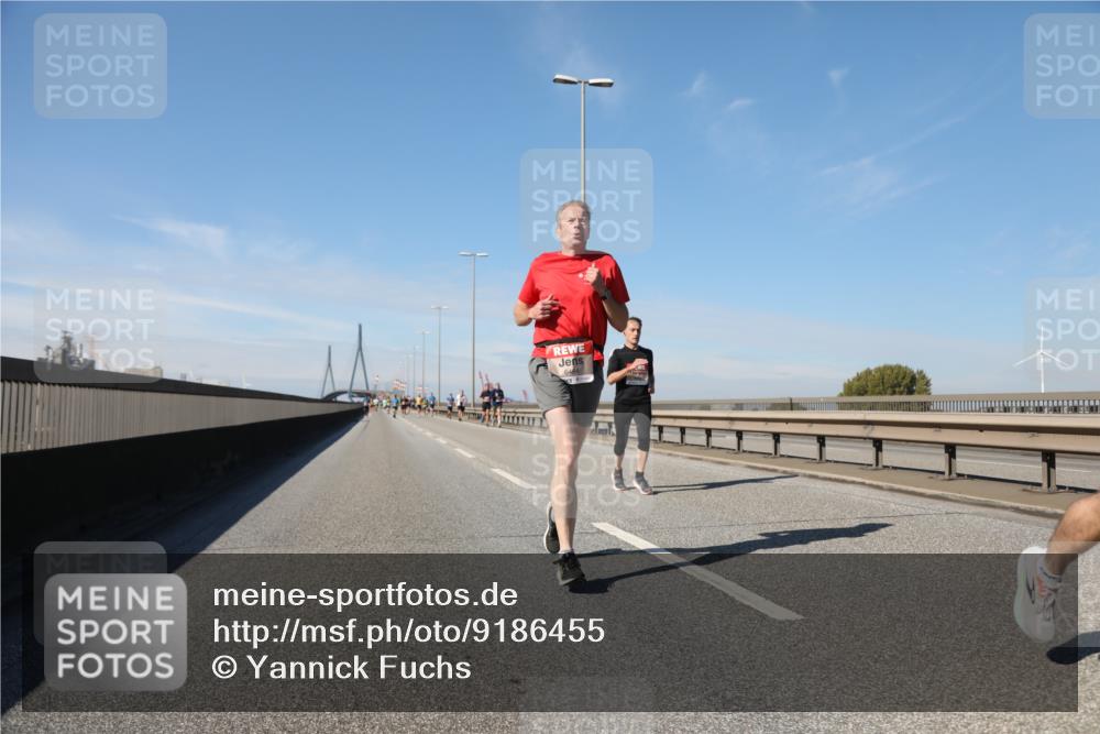 03.10.2025 - Köhlbrandbrückenlauf Yannick Fuchs http://msf.ph/oto/9186455 03.10.2025 11:44:43 Position 3 6464 meine-sportfotos.de