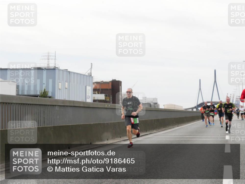 03.10.2025 - Köhlbrandbrückenlauf Matties Gatica Varas http://msf.ph/oto/9186465 03.10.2025 15:46:30 Position 3  meine-sportfotos.de