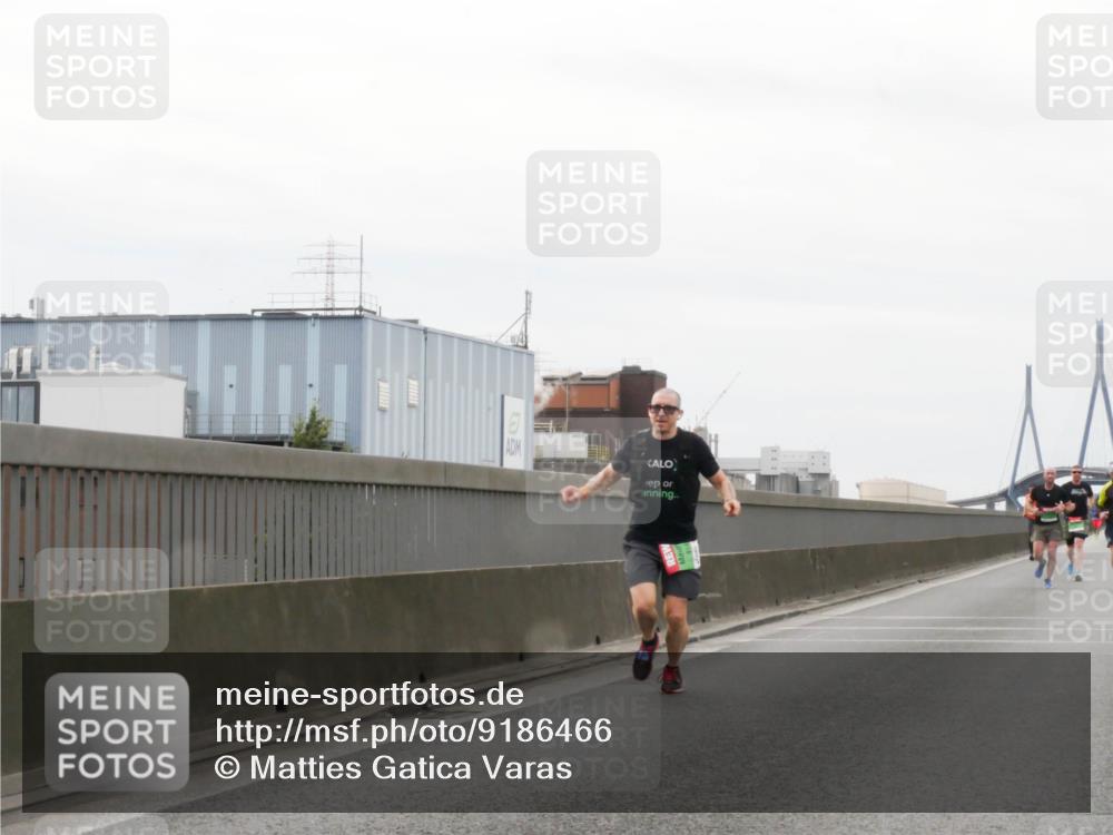 03.10.2025 - Köhlbrandbrückenlauf Matties Gatica Varas http://msf.ph/oto/9186466 03.10.2025 15:46:30 Position 3 14 meine-sportfotos.de
