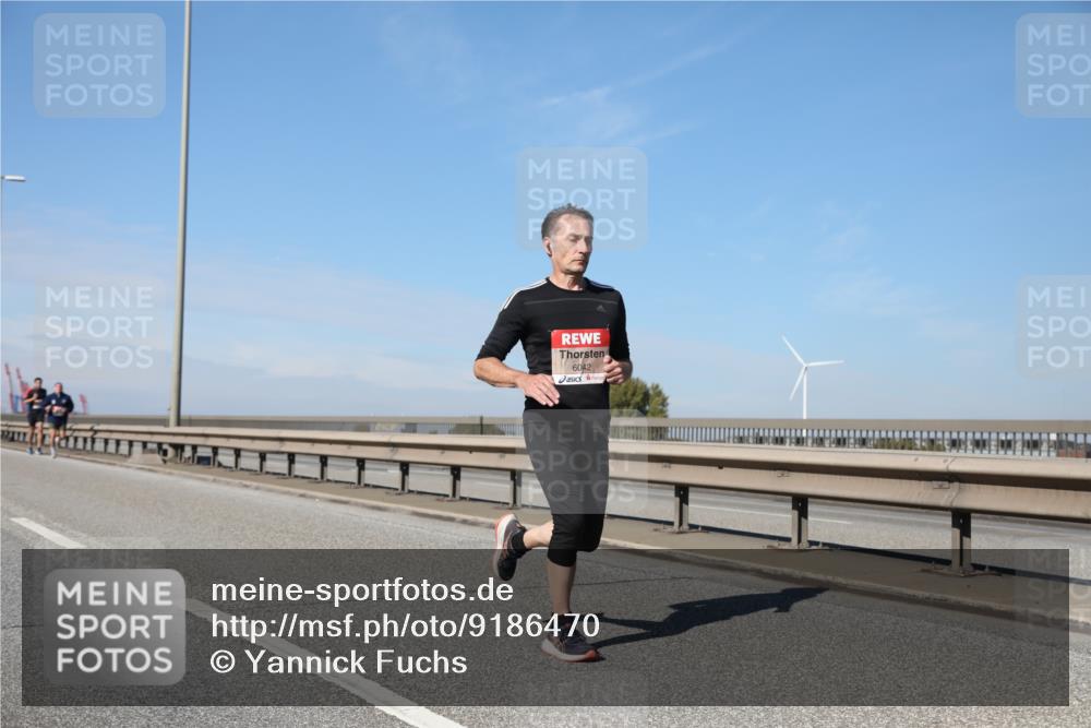 03.10.2025 - Köhlbrandbrückenlauf Yannick Fuchs http://msf.ph/oto/9186470 03.10.2025 11:44:44 Position 3 6042 meine-sportfotos.de