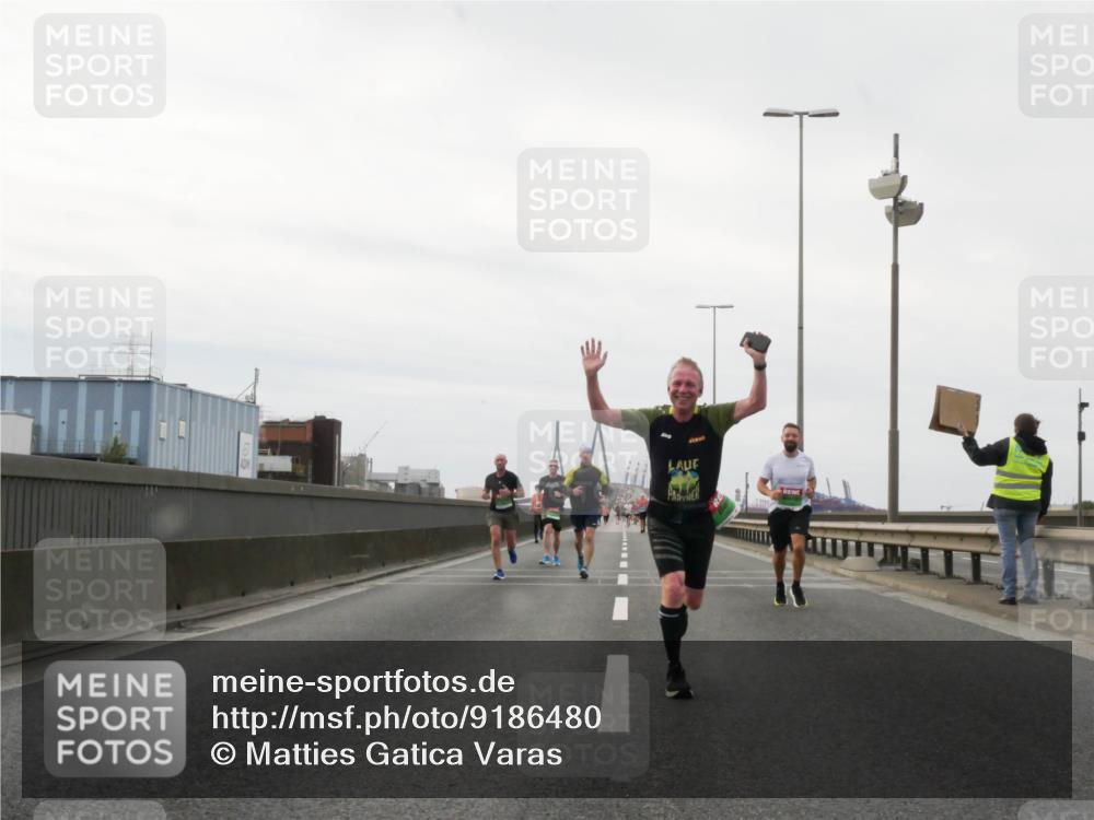 03.10.2025 - Köhlbrandbrückenlauf Matties Gatica Varas http://msf.ph/oto/9186480 03.10.2025 15:46:34 Position 3  meine-sportfotos.de