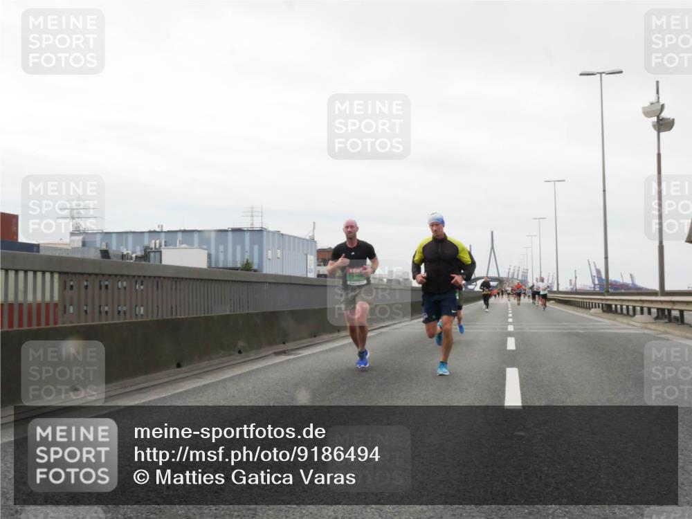 03.10.2025 - Köhlbrandbrückenlauf Matties Gatica Varas http://msf.ph/oto/9186494 03.10.2025 15:46:37 Position 3  meine-sportfotos.de