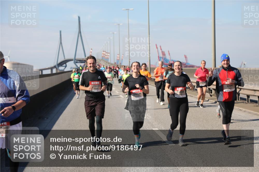 03.10.2025 - Köhlbrandbrückenlauf Yannick Fuchs http://msf.ph/oto/9186497 03.10.2025 12:05:42 Position 3 23, 6334, 6335, 6336 meine-sportfotos.de