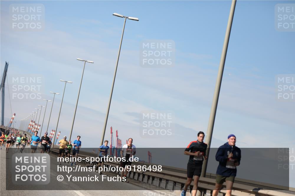 03.10.2025 - Köhlbrandbrückenlauf Yannick Fuchs http://msf.ph/oto/9186498 03.10.2025 11:44:48 Position 3  meine-sportfotos.de