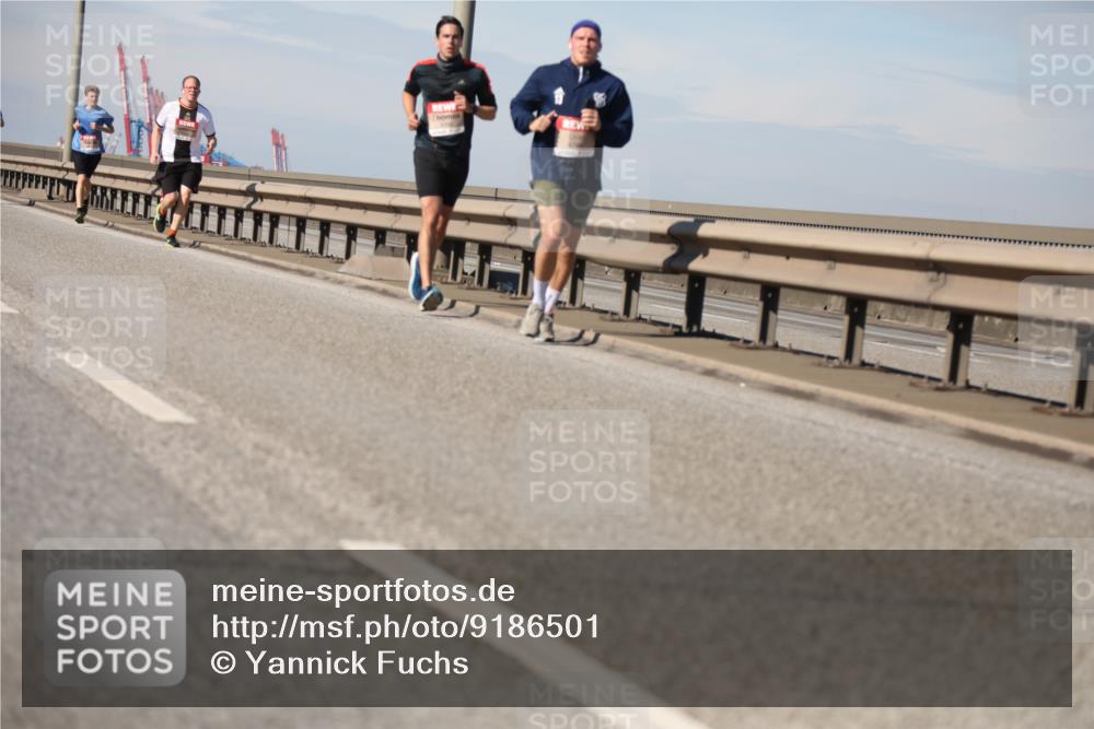 03.10.2025 - Köhlbrandbrückenlauf Yannick Fuchs http://msf.ph/oto/9186501 03.10.2025 11:44:48 Position 3  meine-sportfotos.de