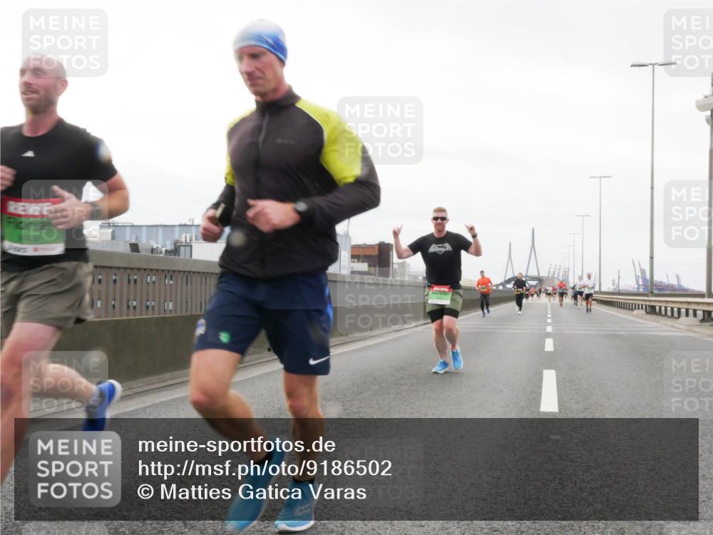 03.10.2025 - Köhlbrandbrückenlauf Matties Gatica Varas http://msf.ph/oto/9186502 03.10.2025 15:46:38 Position 3  meine-sportfotos.de