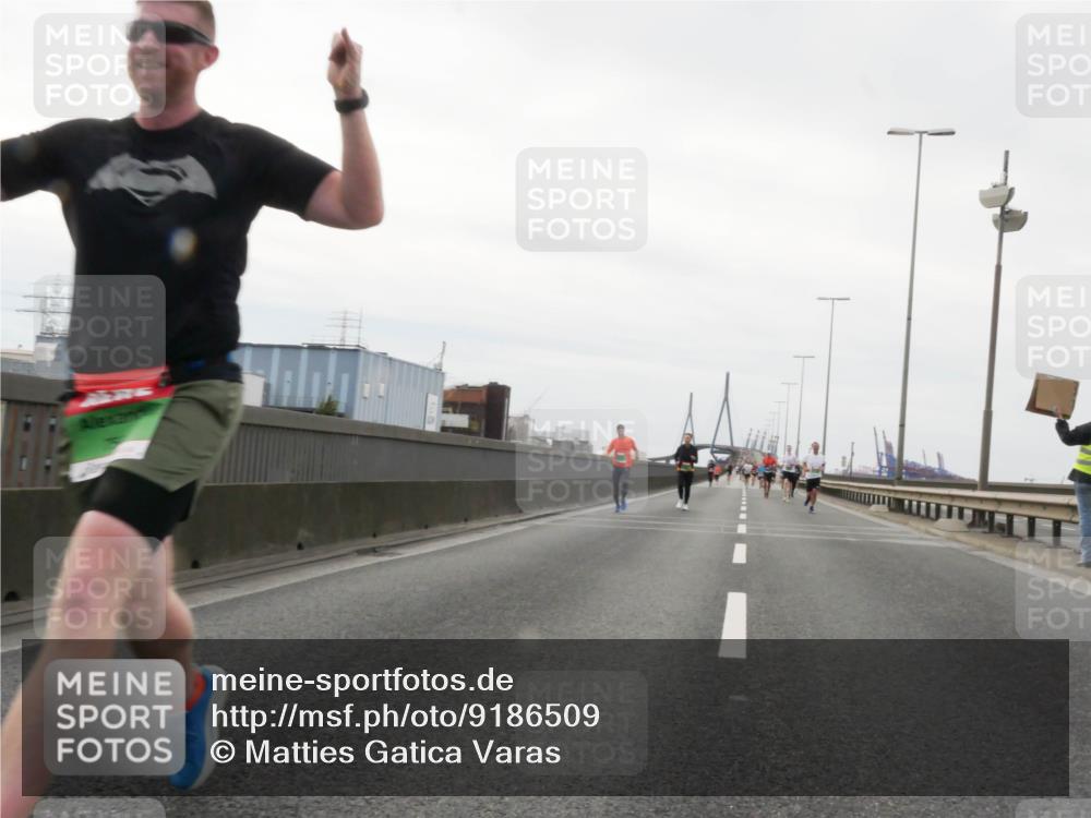 03.10.2025 - Köhlbrandbrückenlauf Matties Gatica Varas http://msf.ph/oto/9186509 03.10.2025 15:46:40 Position 3  meine-sportfotos.de