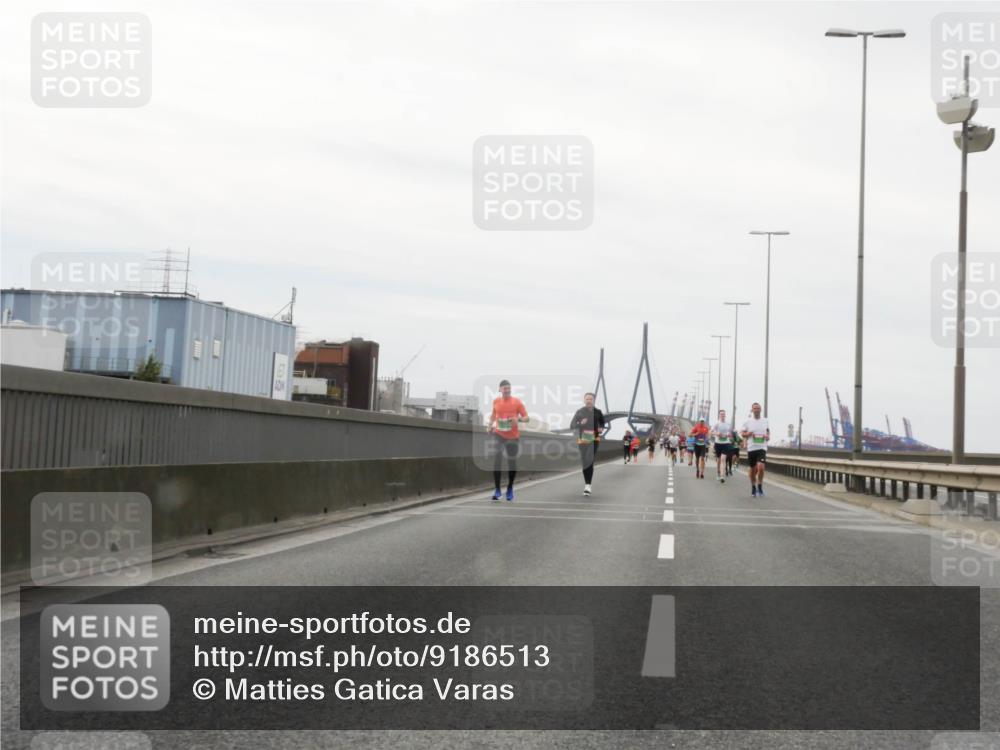 03.10.2025 - Köhlbrandbrückenlauf Matties Gatica Varas http://msf.ph/oto/9186513 03.10.2025 15:46:40 Position 3  meine-sportfotos.de