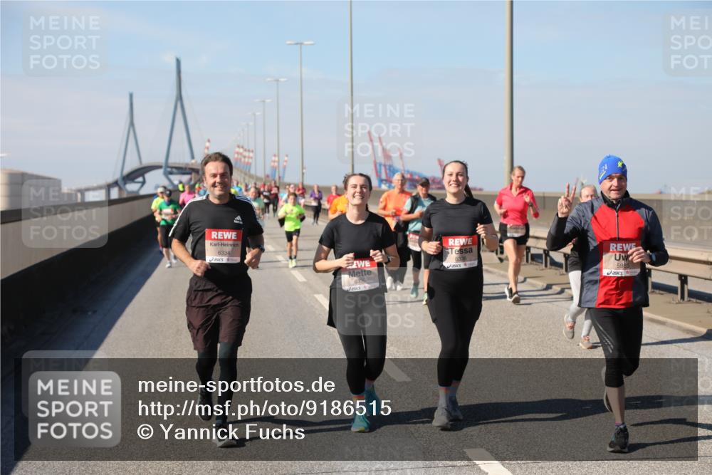 03.10.2025 - Köhlbrandbrückenlauf Yannick Fuchs http://msf.ph/oto/9186515 03.10.2025 12:05:43 Position 3 6334, 6335, 6336, 5985 meine-sportfotos.de