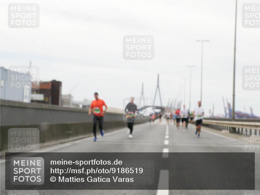 03.10.2025 - Köhlbrandbrückenlauf Matties Gatica Varas http://msf.ph/oto/9186519 03.10.2025 15:46:41 Position 3  meine-sportfotos.de