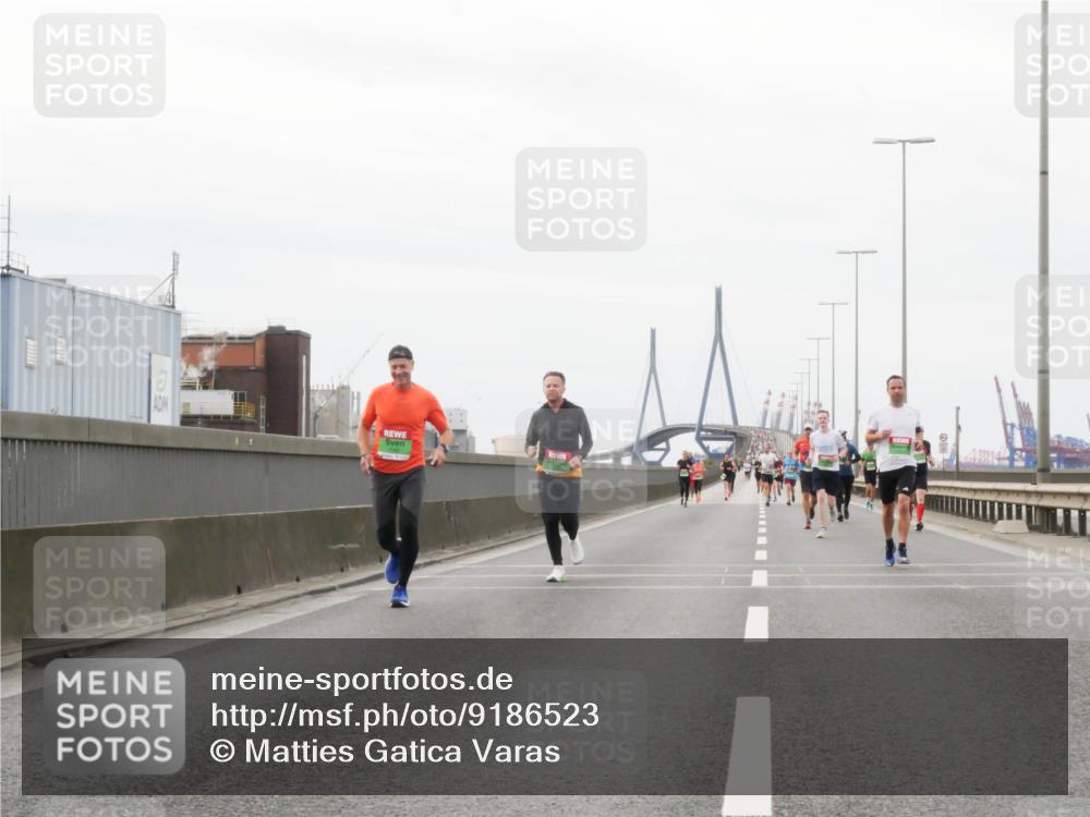 03.10.2025 - Köhlbrandbrückenlauf Matties Gatica Varas http://msf.ph/oto/9186523 03.10.2025 15:46:42 Position 3  meine-sportfotos.de