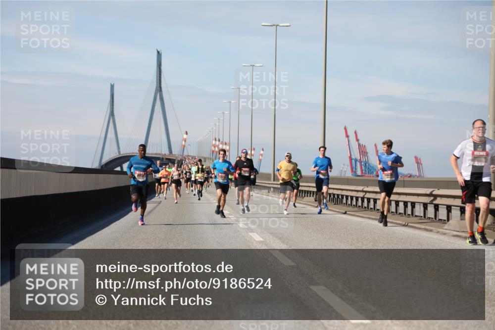 03.10.2025 - Köhlbrandbrückenlauf Yannick Fuchs http://msf.ph/oto/9186524 03.10.2025 11:44:52 Position 3  meine-sportfotos.de