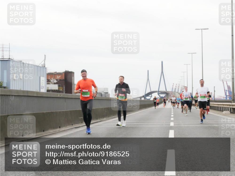 03.10.2025 - Köhlbrandbrückenlauf Matties Gatica Varas http://msf.ph/oto/9186525 03.10.2025 15:46:43 Position 3  meine-sportfotos.de
