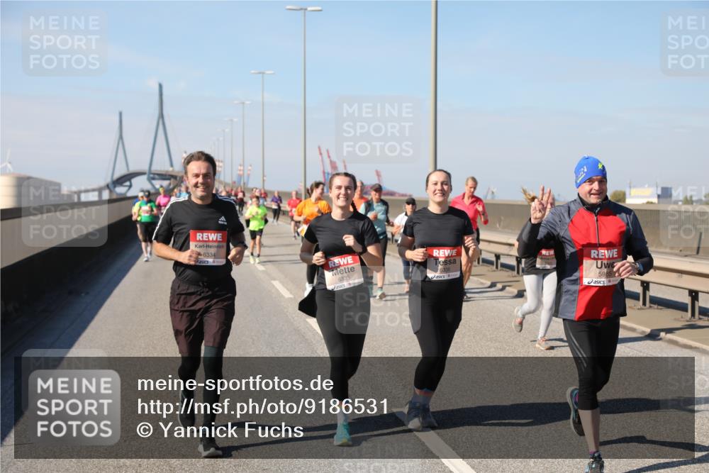 03.10.2025 - Köhlbrandbrückenlauf Yannick Fuchs http://msf.ph/oto/9186531 03.10.2025 12:05:44 Position 3 6334, 6335, 6336, 5985 meine-sportfotos.de