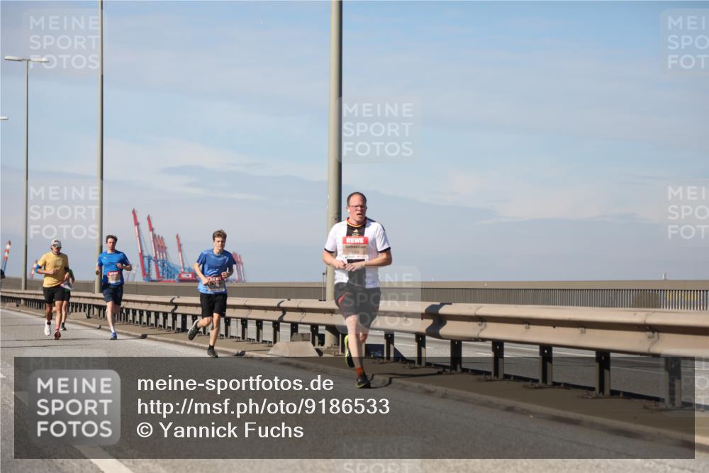 03.10.2025 - Köhlbrandbrückenlauf Yannick Fuchs http://msf.ph/oto/9186533 03.10.2025 11:44:52 Position 3  meine-sportfotos.de