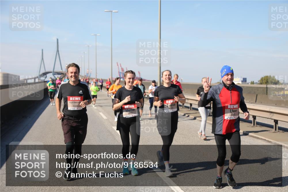 03.10.2025 - Köhlbrandbrückenlauf Yannick Fuchs http://msf.ph/oto/9186534 03.10.2025 12:05:44 Position 3 6334, 6335, 6336, 5985 meine-sportfotos.de