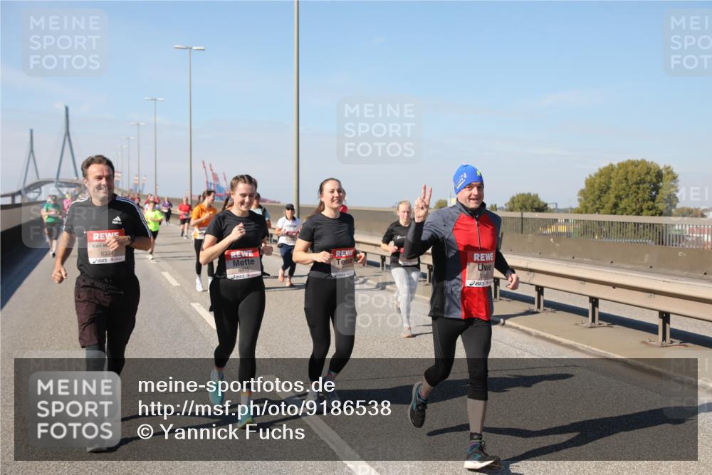 03.10.2025 - Köhlbrandbrückenlauf Yannick Fuchs http://msf.ph/oto/9186538 03.10.2025 12:05:44 Position 3 6334, 6335, 5985 meine-sportfotos.de