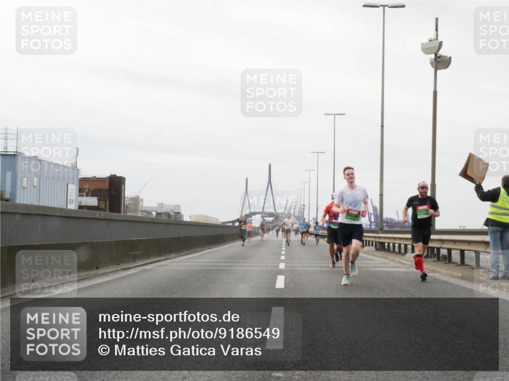 03.10.2025 - Köhlbrandbrückenlauf Matties Gatica Varas http://msf.ph/oto/9186549 03.10.2025 15:46:48 Position 3  meine-sportfotos.de