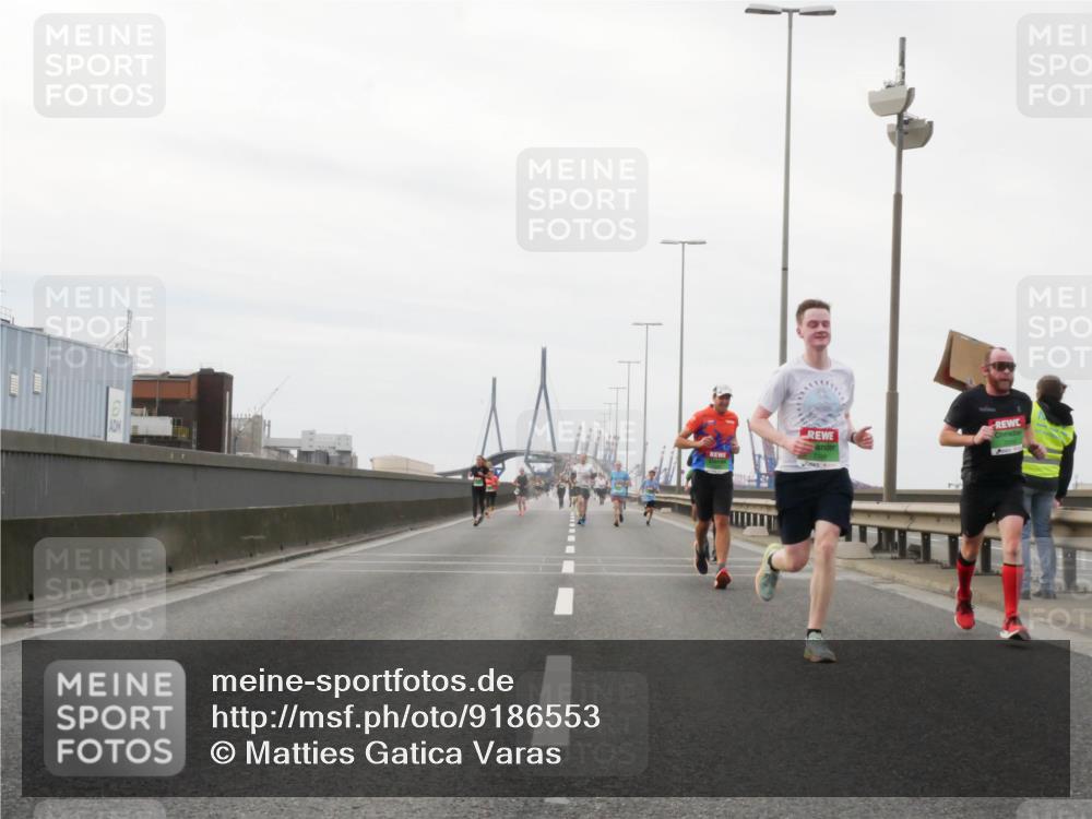03.10.2025 - Köhlbrandbrückenlauf Matties Gatica Varas http://msf.ph/oto/9186553 03.10.2025 15:46:49 Position 3  meine-sportfotos.de