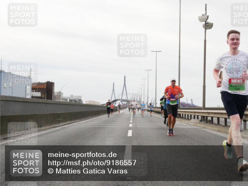 03.10.2025 - Köhlbrandbrückenlauf Matties Gatica Varas http://msf.ph/oto/9186557 03.10.2025 15:46:50 Position 3 7398 meine-sportfotos.de