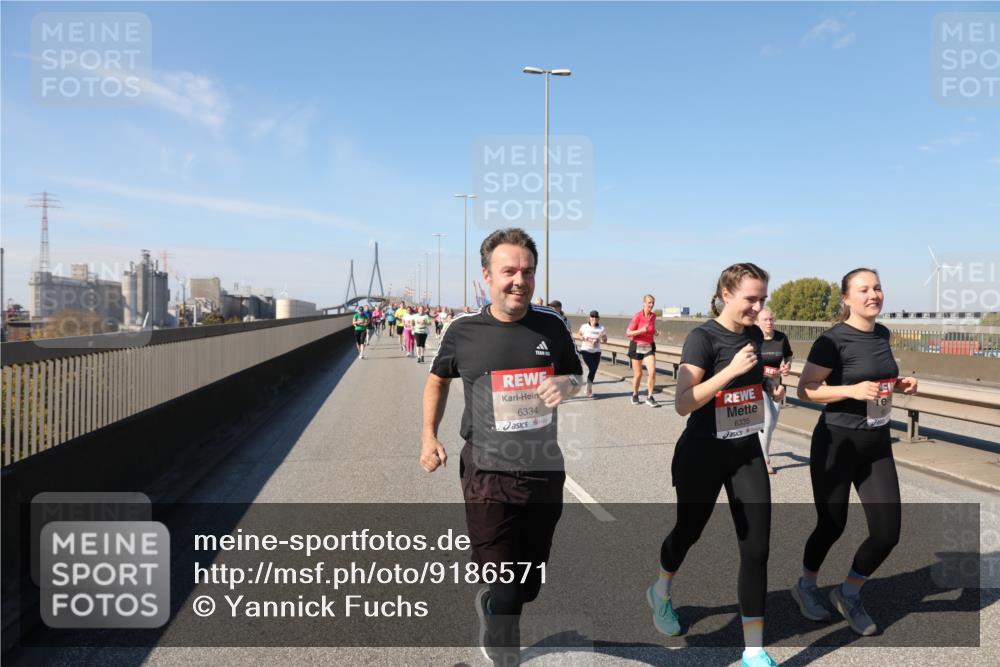 03.10.2025 - Köhlbrandbrückenlauf Yannick Fuchs http://msf.ph/oto/9186571 03.10.2025 12:05:46 Position 3 6334, 6335 meine-sportfotos.de