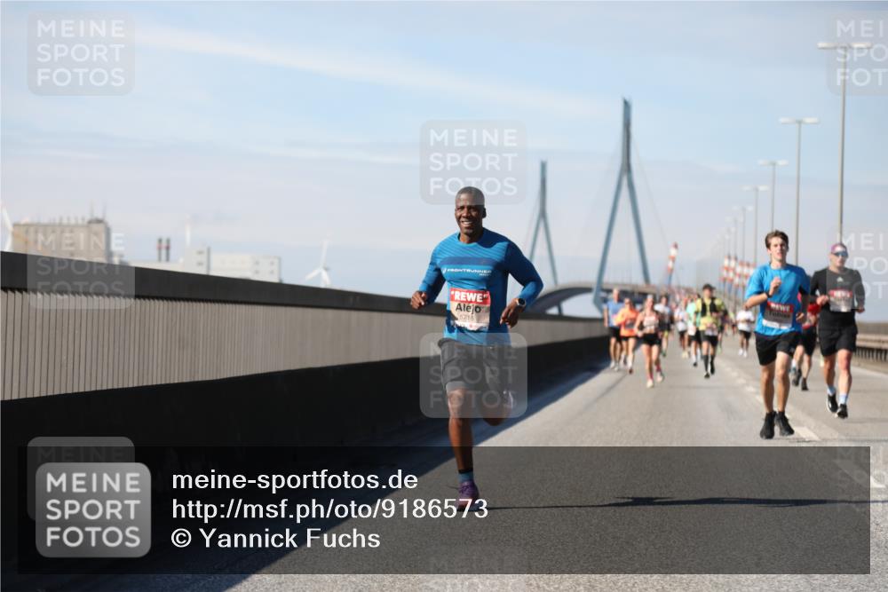 03.10.2025 - Köhlbrandbrückenlauf Yannick Fuchs http://msf.ph/oto/9186573 03.10.2025 11:44:55 Position 3 5718 meine-sportfotos.de
