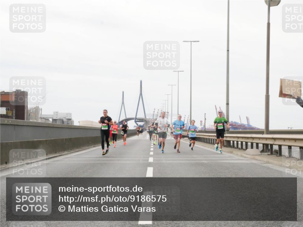 03.10.2025 - Köhlbrandbrückenlauf Matties Gatica Varas http://msf.ph/oto/9186575 03.10.2025 15:46:54 Position 3  meine-sportfotos.de