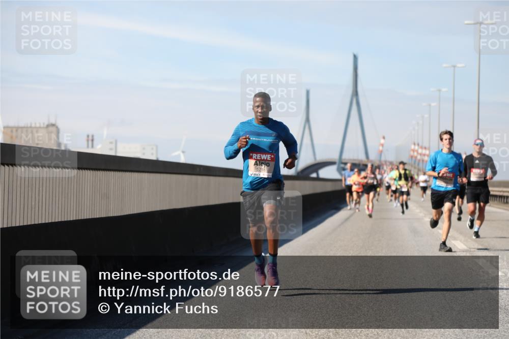 03.10.2025 - Köhlbrandbrückenlauf Yannick Fuchs http://msf.ph/oto/9186577 03.10.2025 11:44:56 Position 3 5718 meine-sportfotos.de