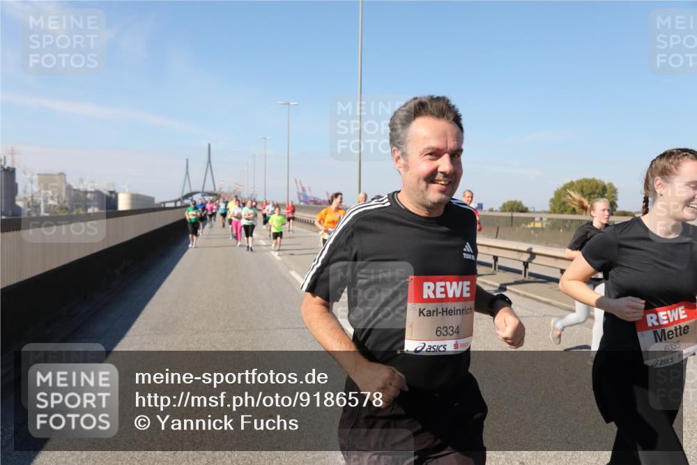03.10.2025 - Köhlbrandbrückenlauf Yannick Fuchs http://msf.ph/oto/9186578 03.10.2025 12:05:46 Position 3 6334, 6335 meine-sportfotos.de