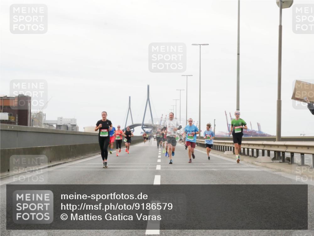 03.10.2025 - Köhlbrandbrückenlauf Matties Gatica Varas http://msf.ph/oto/9186579 03.10.2025 15:46:55 Position 3  meine-sportfotos.de