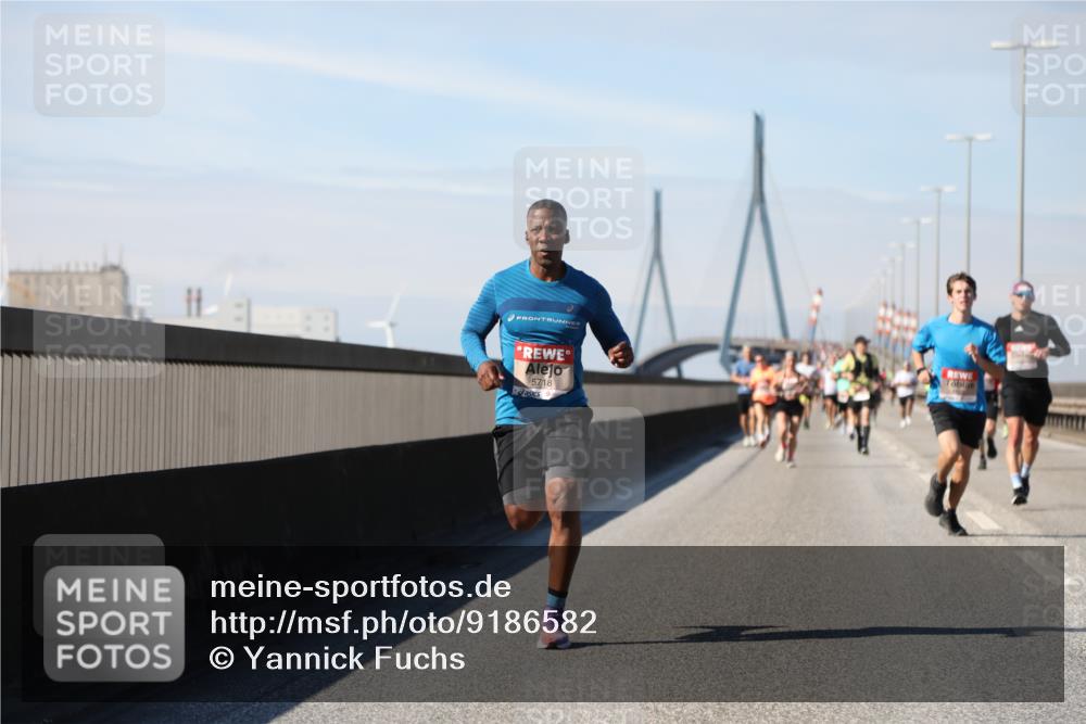 03.10.2025 - Köhlbrandbrückenlauf Yannick Fuchs http://msf.ph/oto/9186582 03.10.2025 11:44:56 Position 3 5718 meine-sportfotos.de