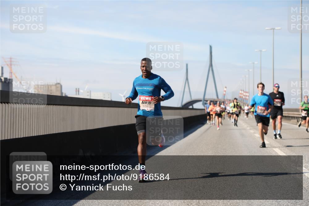 03.10.2025 - Köhlbrandbrückenlauf Yannick Fuchs http://msf.ph/oto/9186584 03.10.2025 11:44:56 Position 3 5718 meine-sportfotos.de