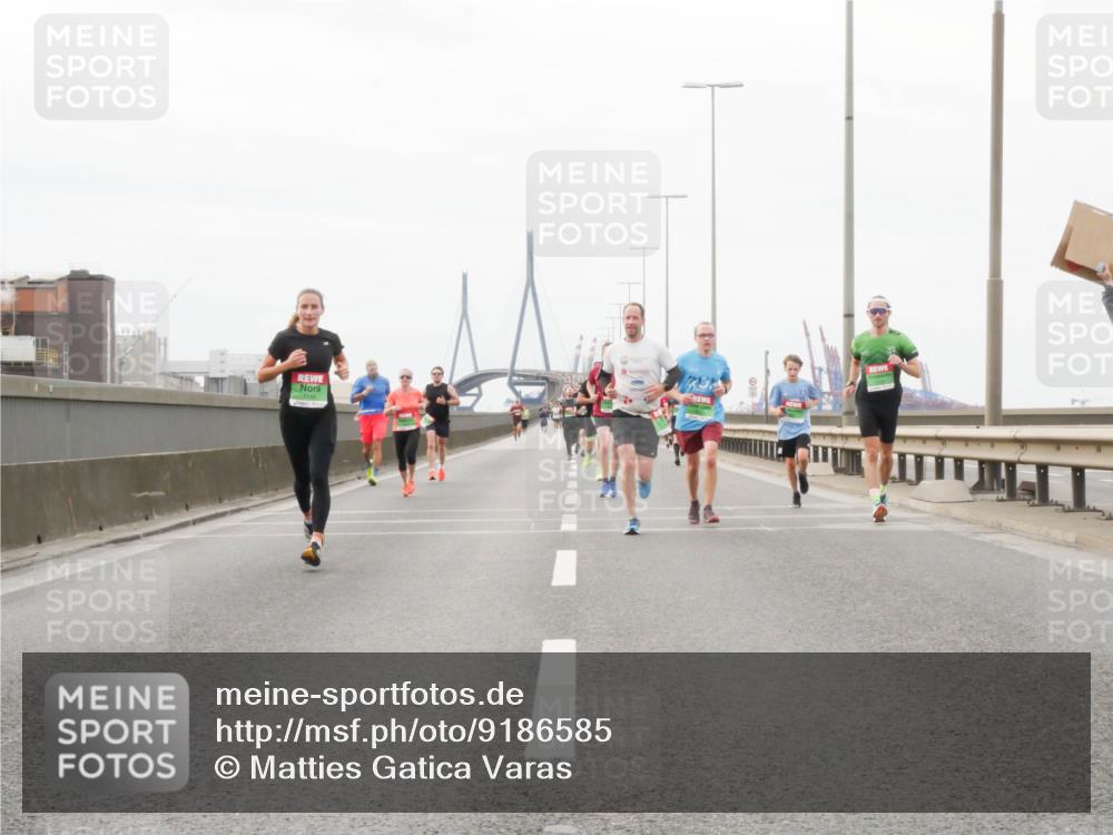 03.10.2025 - Köhlbrandbrückenlauf Matties Gatica Varas http://msf.ph/oto/9186585 03.10.2025 15:46:57 Position 3  meine-sportfotos.de