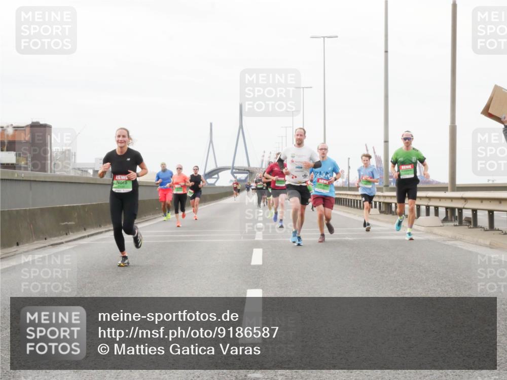 03.10.2025 - Köhlbrandbrückenlauf Matties Gatica Varas http://msf.ph/oto/9186587 03.10.2025 15:46:57 Position 3 7144 meine-sportfotos.de