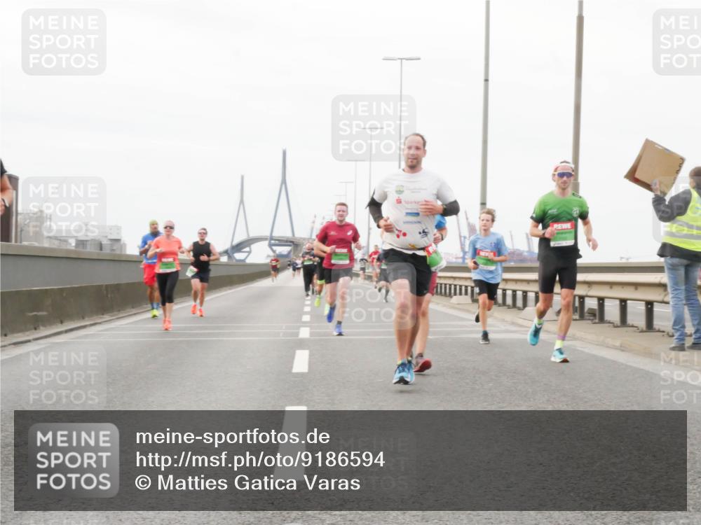 03.10.2025 - Köhlbrandbrückenlauf Matties Gatica Varas http://msf.ph/oto/9186594 03.10.2025 15:46:59 Position 3  meine-sportfotos.de