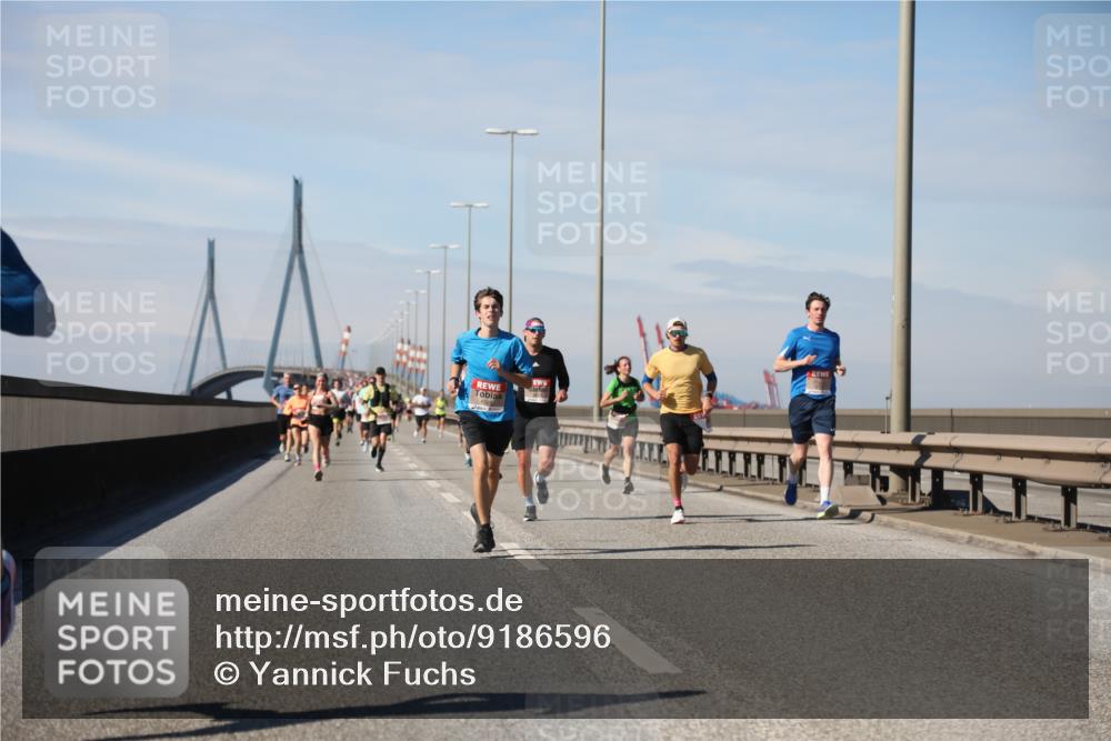 03.10.2025 - Köhlbrandbrückenlauf Yannick Fuchs http://msf.ph/oto/9186596 03.10.2025 11:44:57 Position 3  meine-sportfotos.de