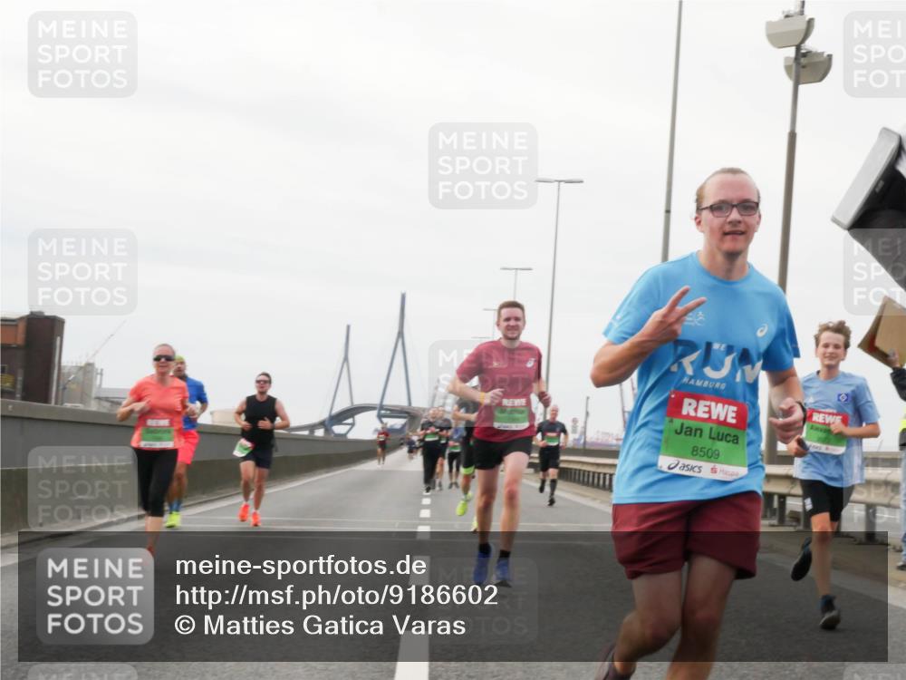 03.10.2025 - Köhlbrandbrückenlauf Matties Gatica Varas http://msf.ph/oto/9186602 03.10.2025 15:47:01 Position 3 8509, 9 meine-sportfotos.de