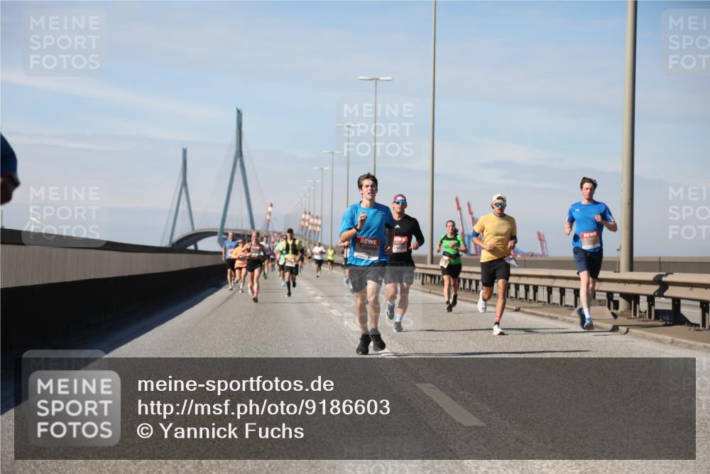 03.10.2025 - Köhlbrandbrückenlauf Yannick Fuchs http://msf.ph/oto/9186603 03.10.2025 11:44:57 Position 3  meine-sportfotos.de