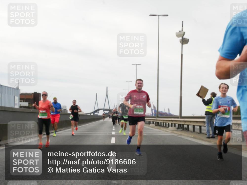 03.10.2025 - Köhlbrandbrückenlauf Matties Gatica Varas http://msf.ph/oto/9186606 03.10.2025 15:47:02 Position 3 0 meine-sportfotos.de