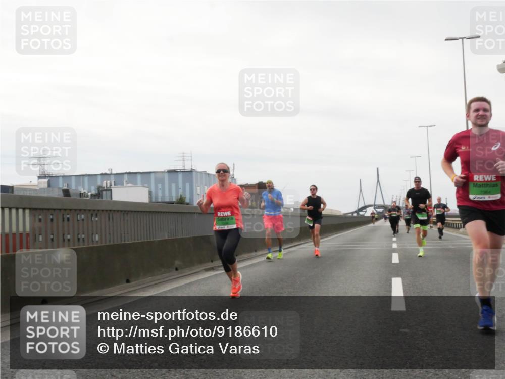 03.10.2025 - Köhlbrandbrückenlauf Matties Gatica Varas http://msf.ph/oto/9186610 03.10.2025 15:47:03 Position 3  meine-sportfotos.de